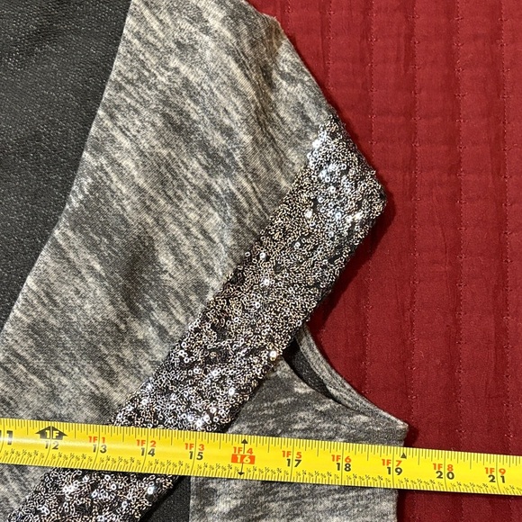 Juicy Couture Women’s Gray and Black Vest With Silver Sequin Trim Size Small - Picture 8 of 8